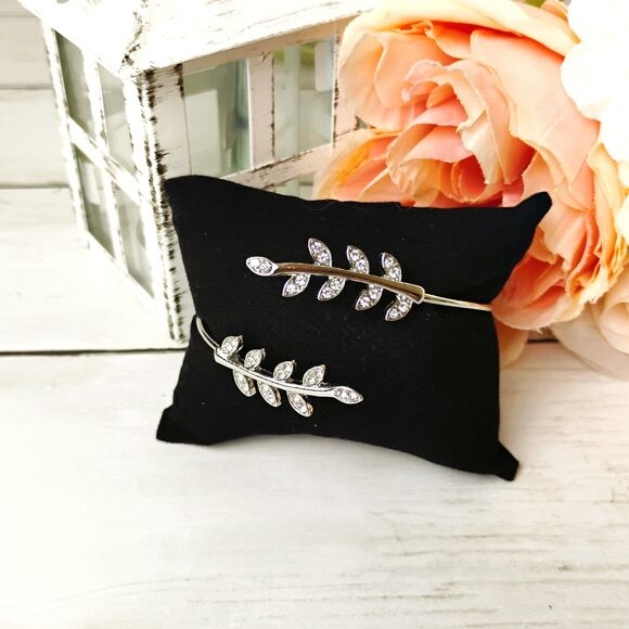 New Cuff Adjustable Rhinestone Leaf Bracelet Silver Tone Chic Beautiful - Picture 1 of 3